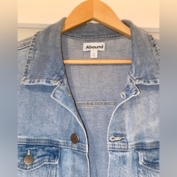 NWOT Relaxed Fit Jean Jacket - Picture 4 of 4